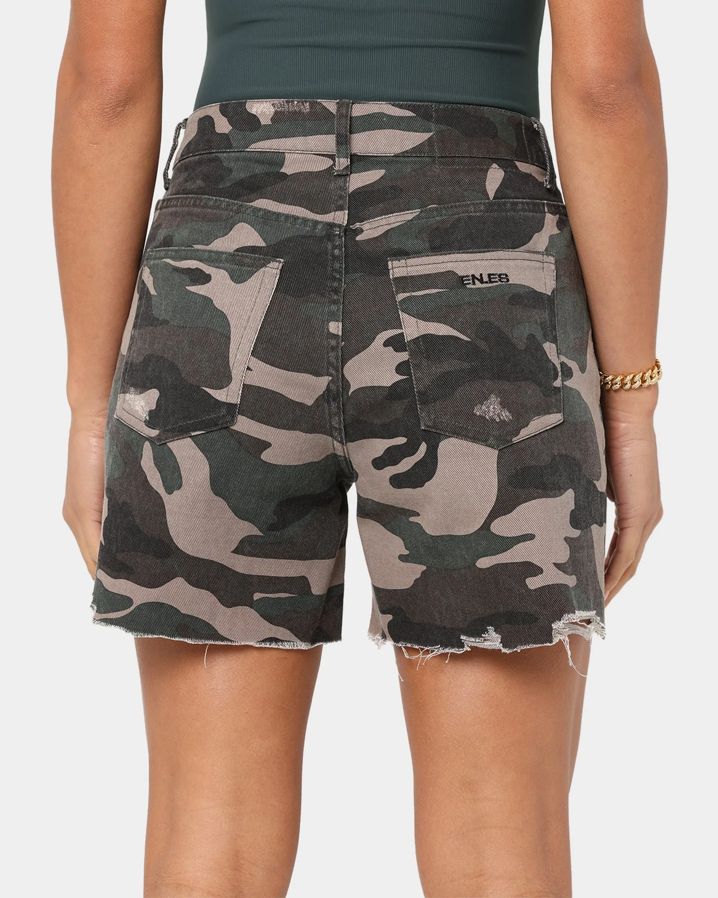 EN ES Women's Boyfriend Denim Short Woodland Camo